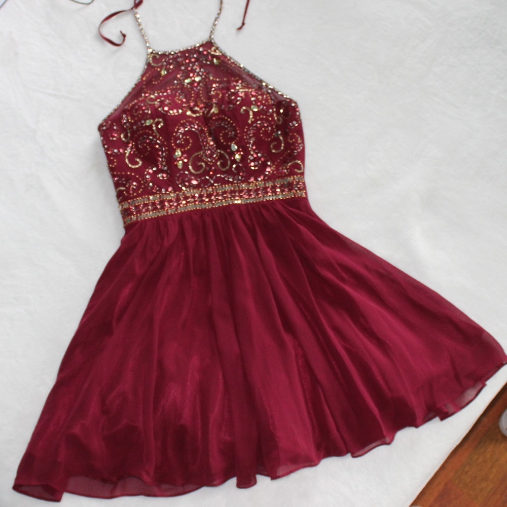High-Necked Maroon Short Formal Dress
